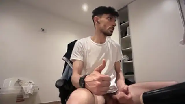 nicolaaaaas online show from 11/22/25, 12:31