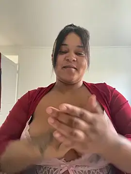 yourfavlightskinn online show from 11/20/25, 12:16