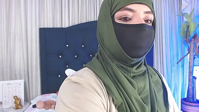 Snapshot of Uzra_hayed chatting on 12/30/24, 07:42 Uzra hayed online show from 12/30/24, 07:42