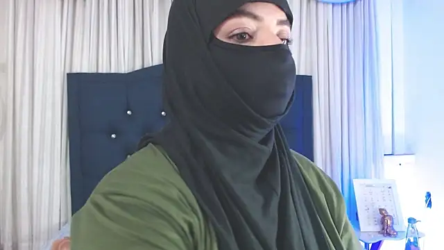 Snapshot of Uzra_hayed chatting on 01/15/25, 10:46 Uzra hayed online show from 01/15/25, 10:46