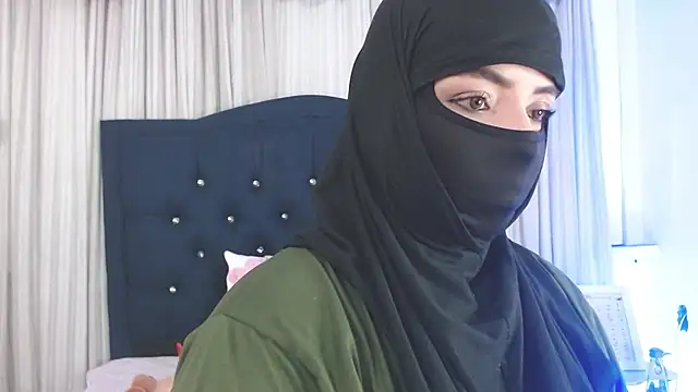 Snapshot of Uzra_hayed chatting on 01/18/25, 07:26 Uzra hayed online show from 01/18/25, 07:26