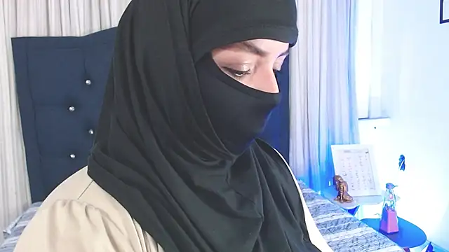 Snapshot of Uzra_hayed chatting on 01/23/25, 07:51 Uzra hayed online show from 01/23/25, 07:51