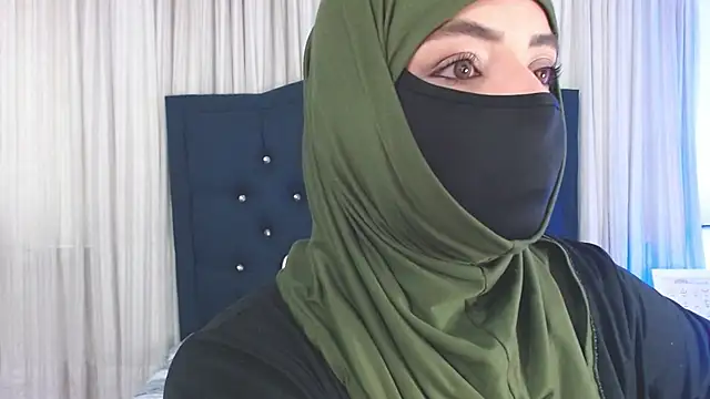 Snapshot of Uzra_hayed chatting on 01/24/25, 07:49 Uzra hayed online show from 01/24/25, 07:49