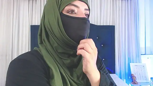 Snapshot of Uzra_hayed chatting on 01/30/25, 01:11 Uzra hayed online show from 01/30/25, 01:11