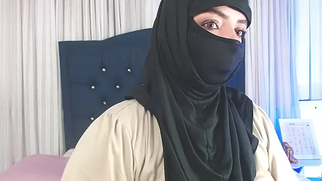 Snapshot of Uzra_hayed chatting on 01/31/25, 01:54 Uzra hayed online show from 01/31/25, 01:54