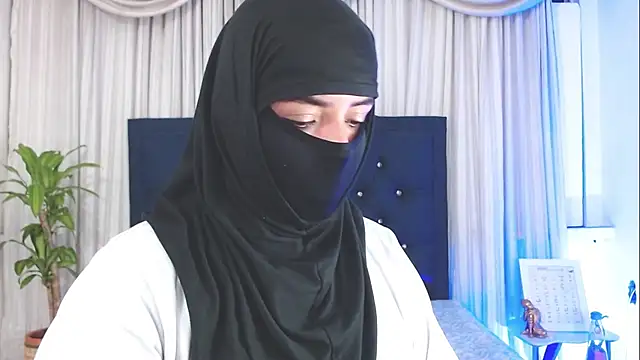 Snapshot of Uzra_hayed chatting on 03/05/25, 01:42 Uzra hayed online show from 03/05/25, 01:42