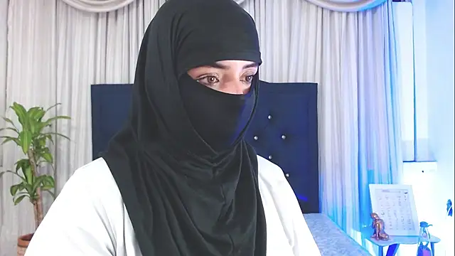Snapshot of Uzra_hayed chatting on 03/05/25, 07:38 Uzra hayed online show from 03/05/25, 07:38