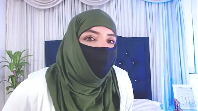 Snapshot of Uzra_hayed chatting on 03/20/25, 11:02 Uzra hayed online show from 03/20/25, 11:02