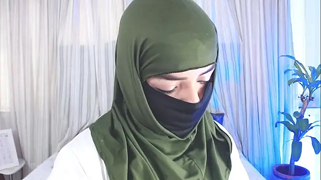 Snapshot of Uzra_hayed chatting on 10/01/25, 12:33 Uzra hayed online show from 10/01/25, 12:33