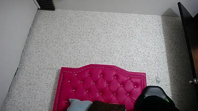 Snapshot of luly_pink chatting on 10/14/25, 03:29 luly pink online show from 10/14/25, 03:29