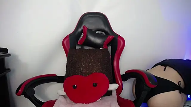 luly pink online show from 02/14/26, 03:36