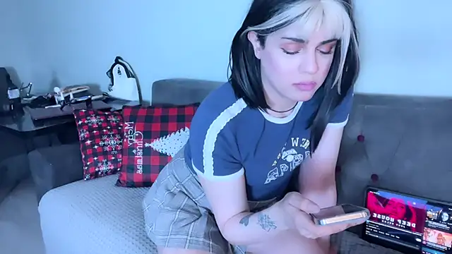 Snapshot of Arab_tgirl chatting on 06/11/26, 10:52 Arab tgirl online show from 06/11/26, 10:52