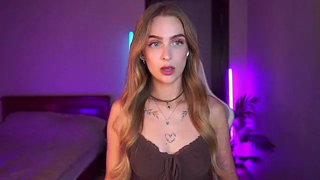 Kamila icee online show from 09/10/25, 07:14