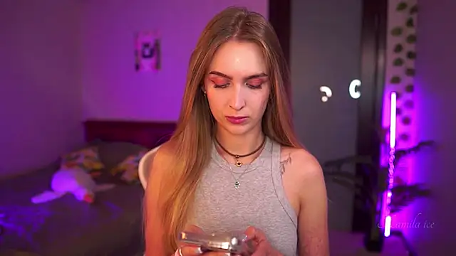 Kamila icee online show from 09/21/25, 07:15