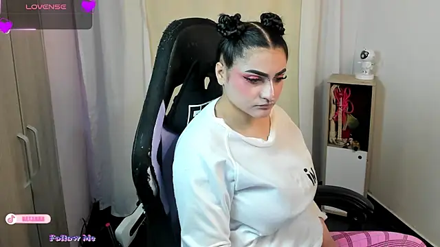 setzuna  online show from 10/30/25, 03:19