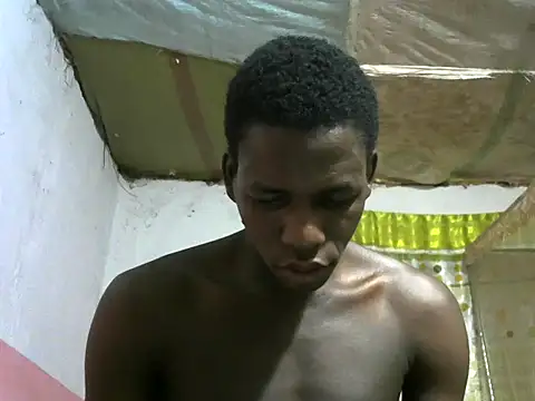 Snapshot of Bigras0011 chatting on 11/11/25, 03:50 Bigras0011 online show from 11/11/25, 03:50