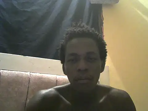 Snapshot of Bigras0011 chatting on 06/15/26, 01:35 Bigras0011 online show from 06/15/26, 01:35