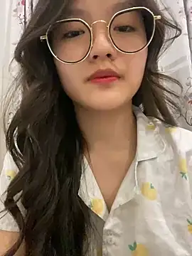 Krixxi22 online show from 12/12/24, 03:37