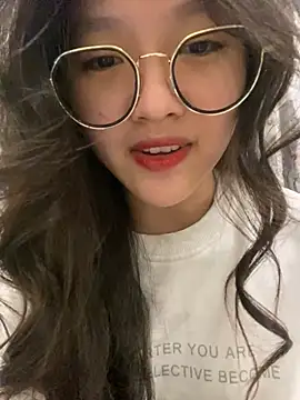 Krixxi22 online show from 12/24/24, 03:47