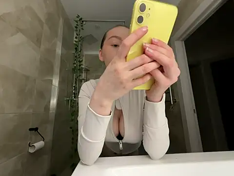 Snapshot of winter__sun chatting on 03/07/26, 03:09 winter sun online show from 03/07/26, 03:09