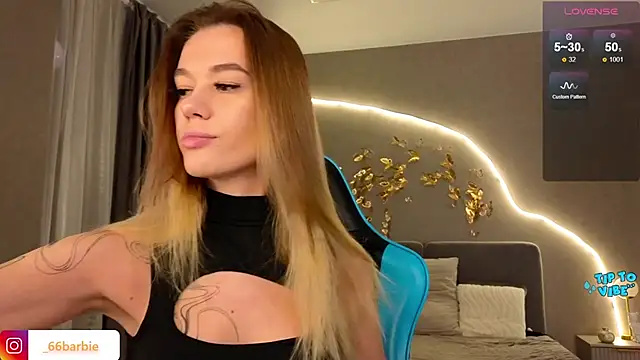 Snapshot of BBabyShark chatting on 03/10/25, 08:37 BBabyShark online show from 03/10/25, 08:37