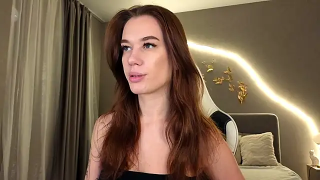 Snapshot of BBabyShark chatting on 10/28/25, 02:48 BBabyShark online show from 10/28/25, 02:48