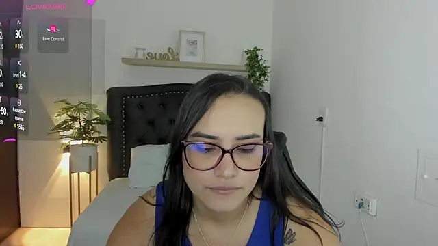 zoe danae  online show from 01/07/25, 12:20