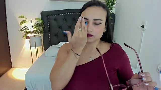 zoe danae  online show from 01/15/25, 12:04