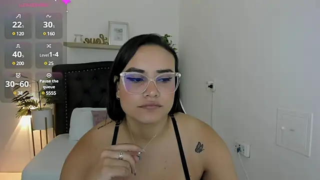 zoe danae  online show from 01/24/25, 12:10