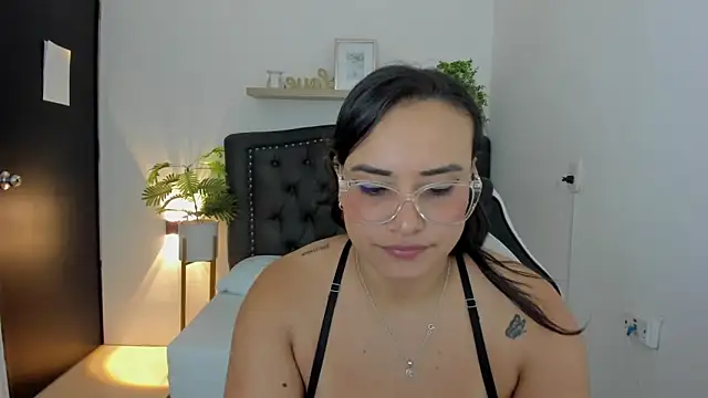 zoe danae  online show from 03/06/25, 12:09