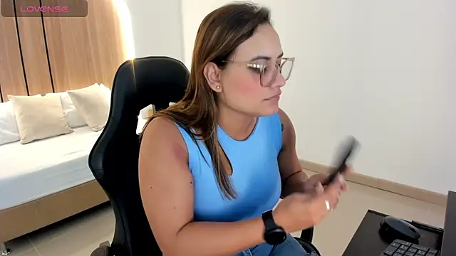 zoe danae  online show from 03/24/26, 12:21