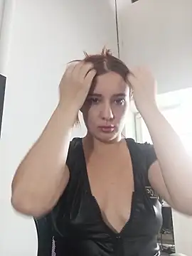 Snapshot of Giselle_Noah chatting on 10/15/25, 07:58 Giselle Noah online show from 10/15/25, 07:58