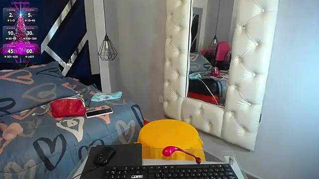 maissa-luvv online show from 12/13/24, 09:52