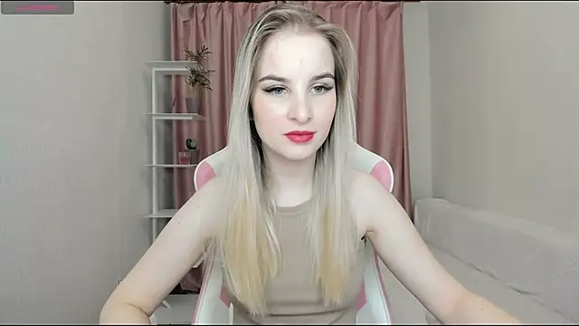 Snapshot of MiraSpaceGirl chatting on 12/04/24, 07:34 MiraSpaceGirl online show from 12/04/24, 07:34