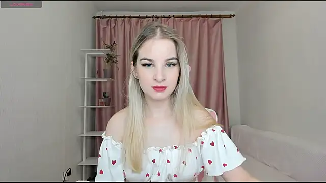 Snapshot of MiraSpaceGirl chatting on 12/12/24, 07:15 MiraSpaceGirl online show from 12/12/24, 07:15