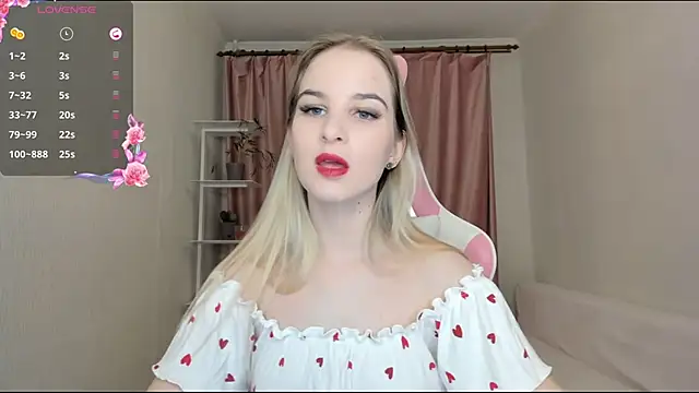 Snapshot of MiraSpaceGirl chatting on 01/10/25, 07:32 MiraSpaceGirl online show from 01/10/25, 07:32