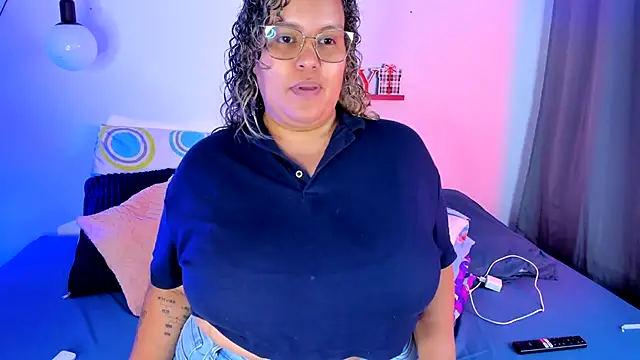 monicabbw  online show from 01/31/25, 08:12