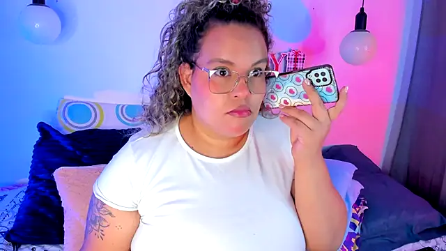 monicabbw  online show from 03/10/25, 08:01