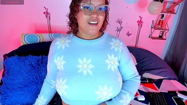 monicabbw  online show from 09/23/25, 12:46