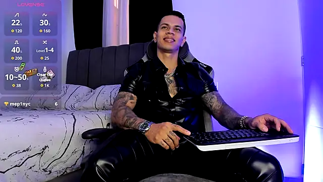 Aron Dark online show from 12/18/25, 11:49