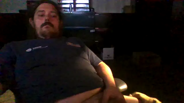 Snapshot of daddysmalldick502 chatting on 04/20/26, 08:21 daddysmalldick502 online show from 04/20/26, 08:21