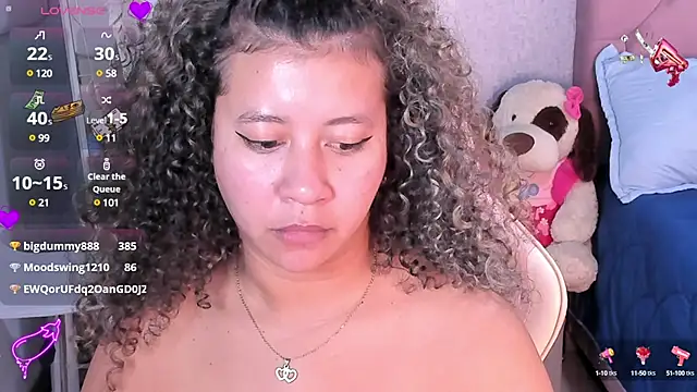 Kenia tompson01 online show from 02/18/25, 11:41