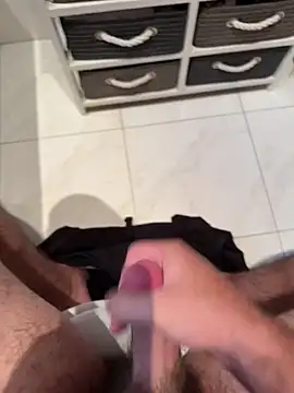 Deralboaus01 online show from 09/11/25, 08:14