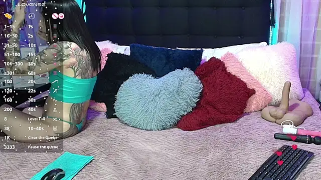 Hanna horny  online show from 12/18/25, 09:54