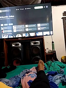 Snapshot of Akonam3000 chatting on 10/28/25, 11:07 Akonam3000 online show from 10/28/25, 11:07