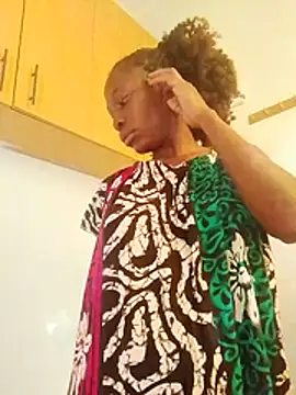 LOVELY-2BERRY online show from 11/01/25, 05:31