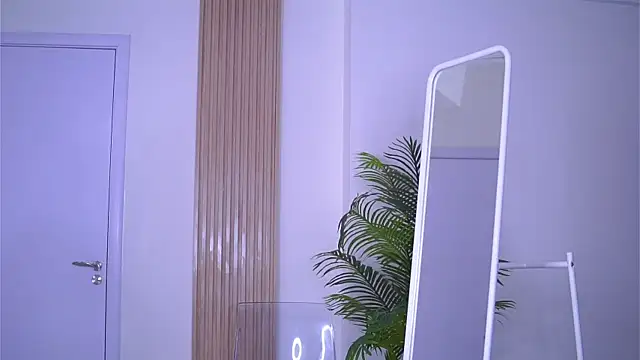 Snapshot of LovingBlondie chatting on 02/07/25, 04:37 LovingBlondie online show from 02/07/25, 04:37