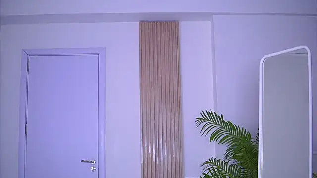 Snapshot of LovingBlondie chatting on 02/13/25, 05:26 LovingBlondie online show from 02/13/25, 05:26