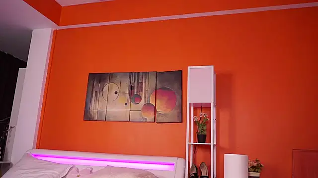 Snapshot of LovingBlondie chatting on 10/20/25, 03:23 LovingBlondie online show from 10/20/25, 03:23