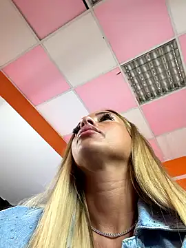 LovingBlondie online show from 01/17/26, 03:33